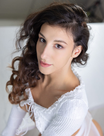 Presenting Luna Ortega 1