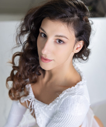 Presenting Luna Ortega 1