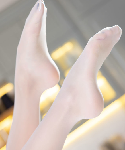 Presenting Luna Ortega 1